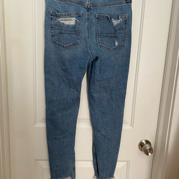American Eagle Highest Rise Mom Jeans - Picture 2 of 2